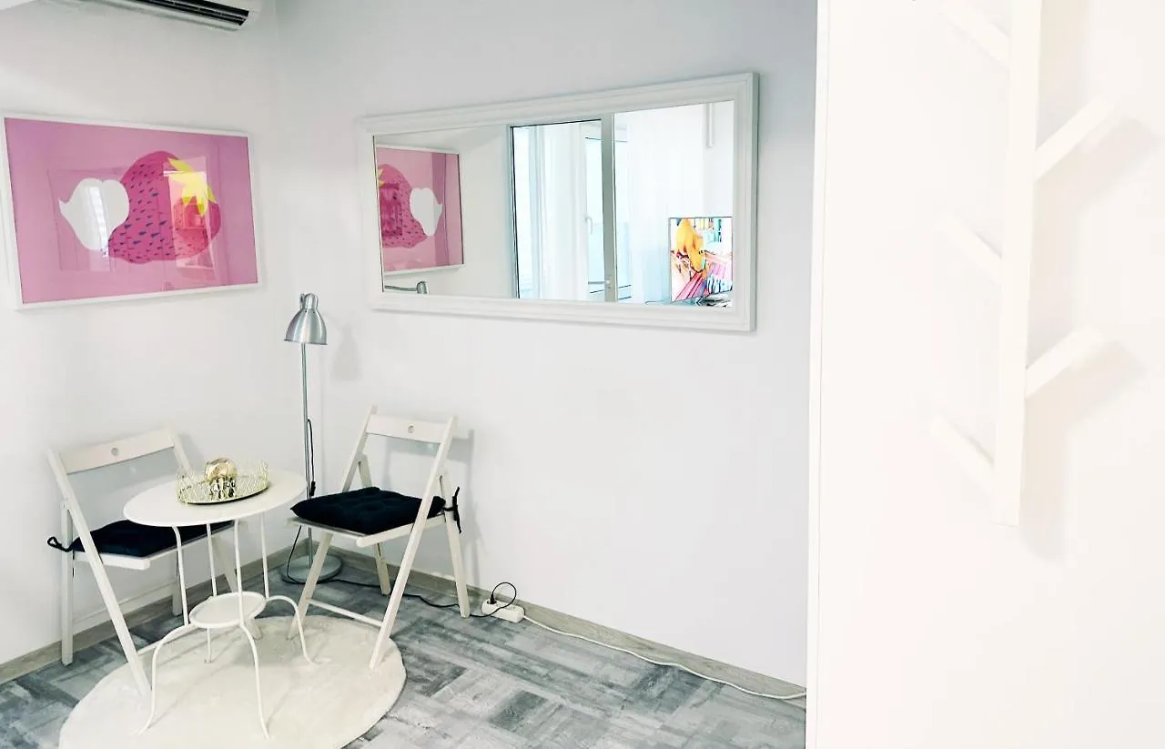 Victoriei Studio - Parc Kiseleff Bucharest Apartment