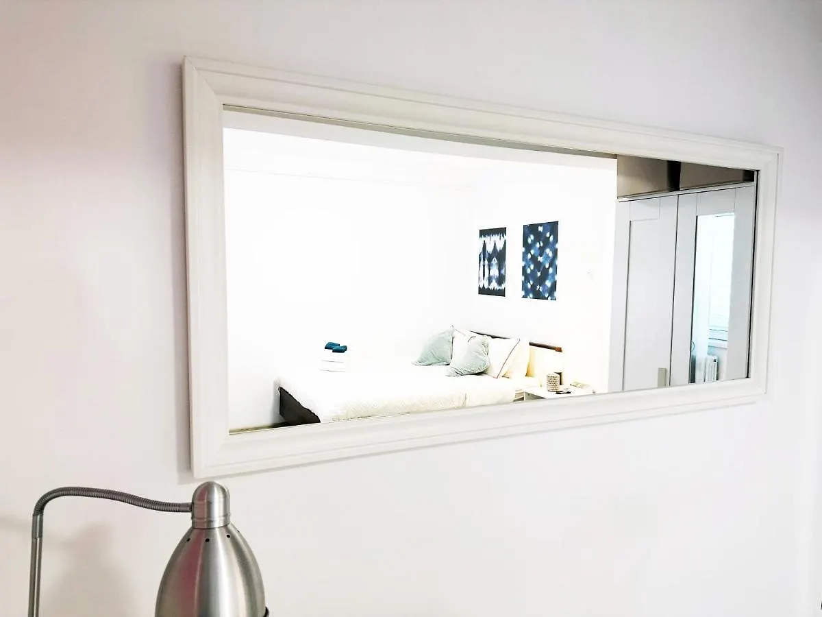 Apartment Victoriei Studio - Parc Kiseleff Bucharest